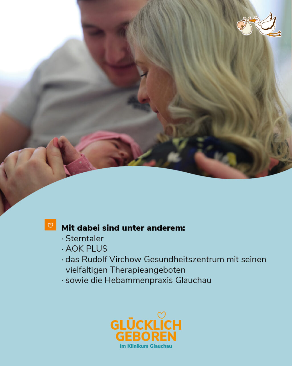 Glückliches Elternpaar mit Baby und Übersicht der Partner wie AOK PLUS und Hebammenpraxis Glauchau.